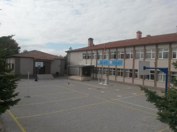 Çaylıca Şehit Jandarma Er Zeki Özbek Ortaokulu Fotoğrafı
